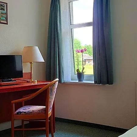 Schuetzenhaus 호텔 *