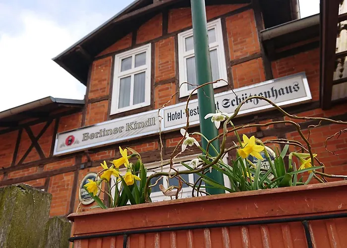 Schützenhaus Hotel *